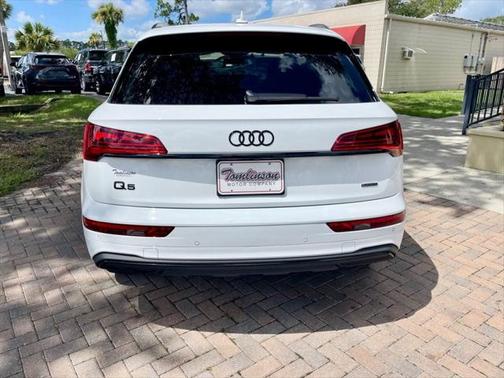 2024 Audi Q5 40 Premium Plus