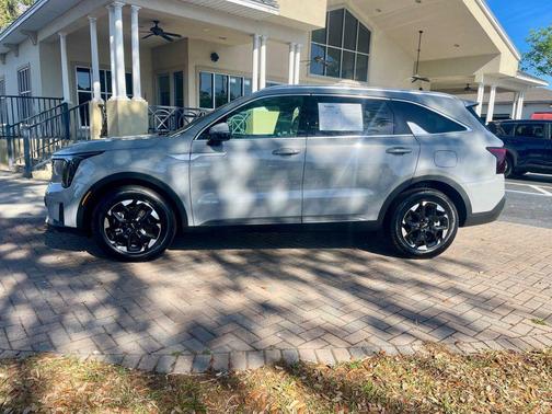 Wolf Gray 2025 Kia Sorento S