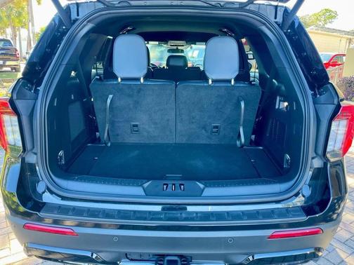 2025 Ford Explorer ST-Line 4WD