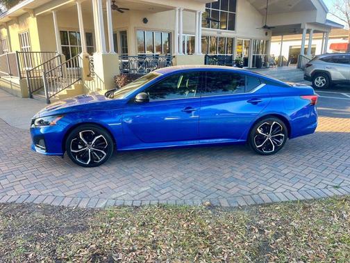 2025 Nissan Altima SR