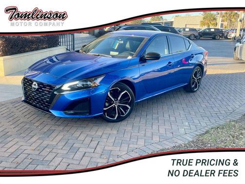 2025 Nissan Altima SR