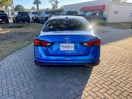 2025 Nissan Altima SR