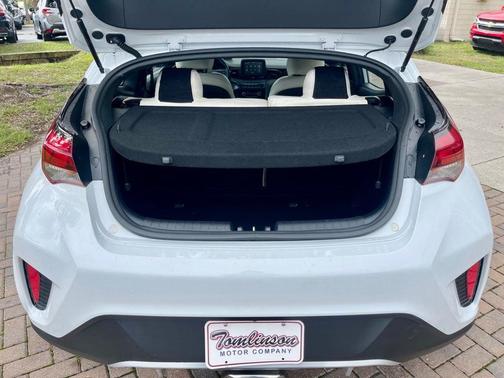 2020 Hyundai Veloster 2