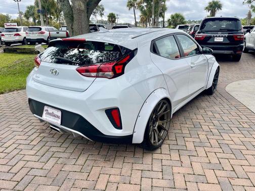 2020 Hyundai Veloster 2