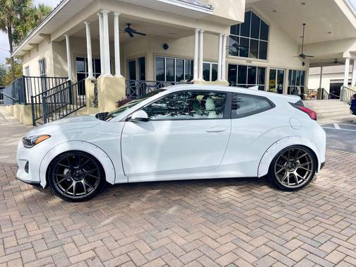 2020 Hyundai Veloster 2