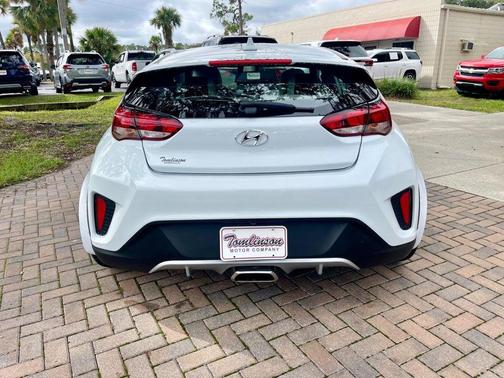 2020 Hyundai Veloster 2