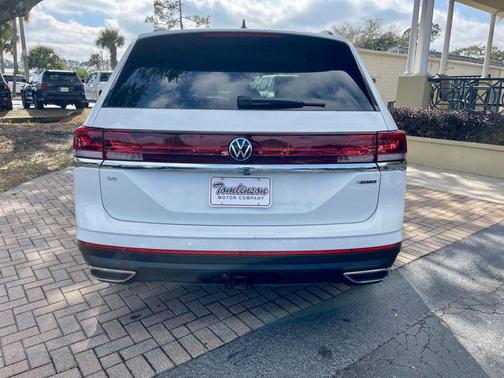 2025 Volkswagen Atlas 2.0T SE w/Technology