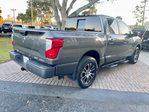 2022 Nissan Titan SV