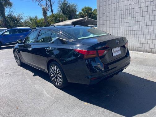 Super Black 2025 Nissan Altima SV