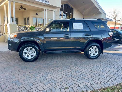 2024 Toyota 4Runner SR5