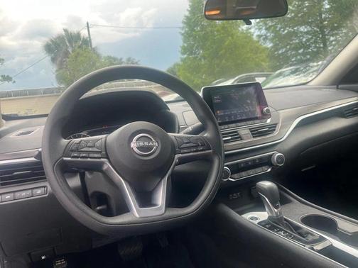 Gun Metallic 2025 Nissan Altima SV