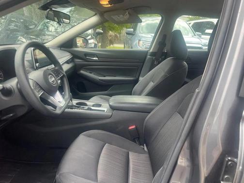 Gun Metallic 2025 Nissan Altima SV
