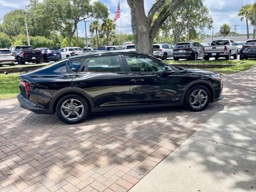 2025 Kia K4 LXS FWD