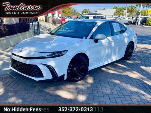 2025 Toyota Camry SE