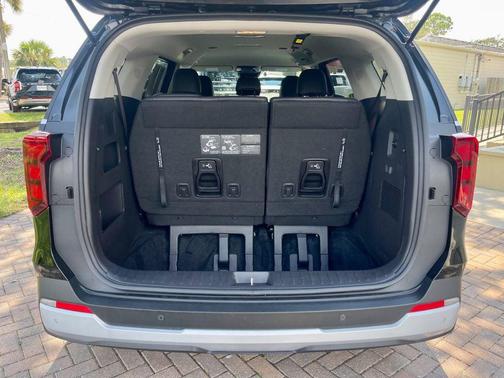 2025 Kia Carnival LXS