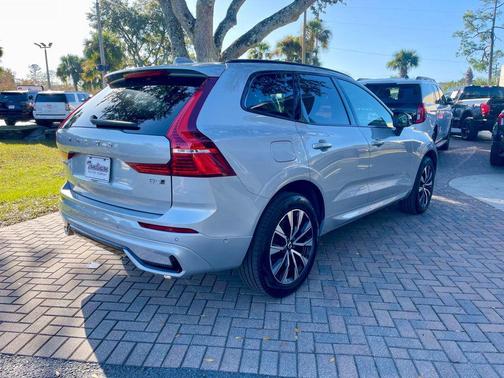 2025 Volvo XC60 B5 AWD Plus