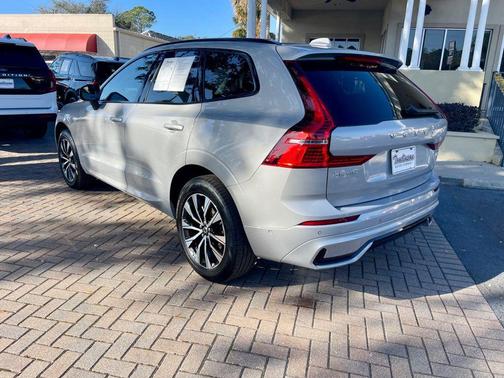 2025 Volvo XC60 B5 AWD Plus