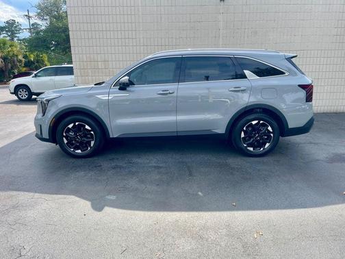 Wolf Gray 2025 Kia Sorento S
