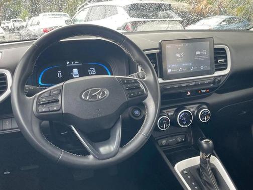 ECOTRONIC GRAY W 2026 Hyundai VENUE SEL