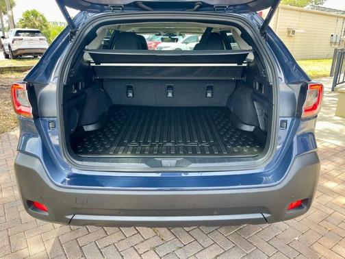 Cosmic Blue Pearl 2025 Subaru Outback Onyx Edition