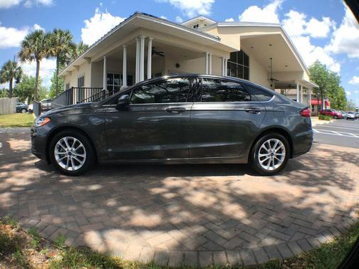 Photo 2 of 18 of 2020 Ford Fusion SE