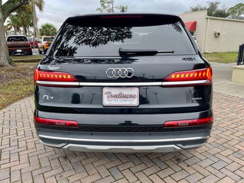 2024 Audi Q7 45 Premium Plus