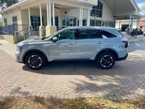 Wolf Gray 2026 Kia Sorento S