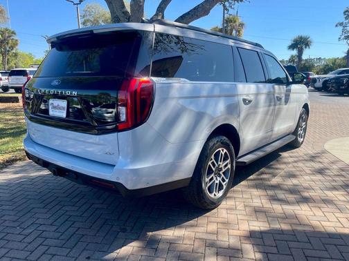 Space Silver Metallic 2025 Ford Expedition ACTIVE