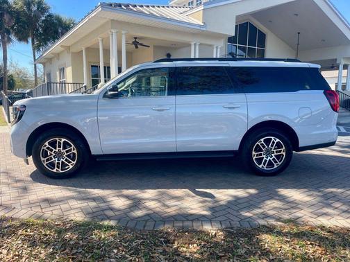 Space Silver Metallic 2025 Ford Expedition ACTIVE
