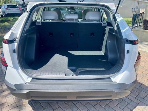 2024 Hyundai KONA SE Automatic FWD