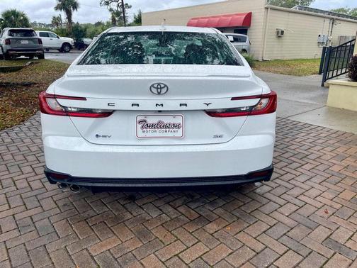 Ice Cap 2026 Toyota Camry SE