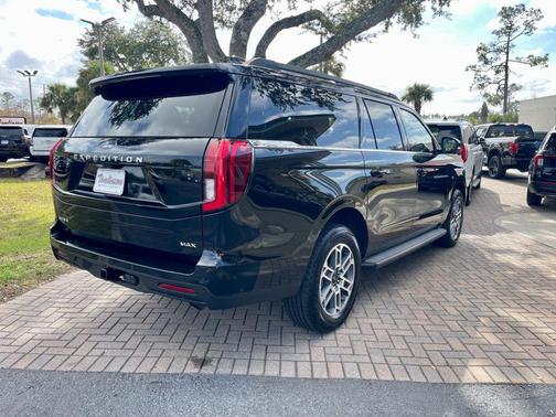 2025 Ford Expedition Active 4x4