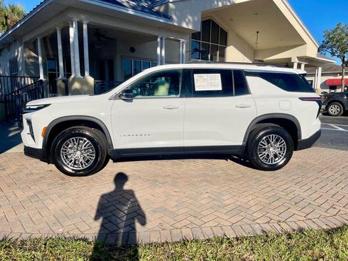 2025 Chevrolet Traverse LT