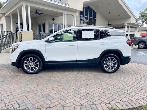 2023 GMC Terrain SLT