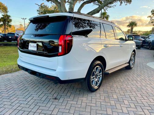 2025 Ford Expedition Active 4x4