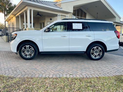 2025 Ford Expedition Active 4x4