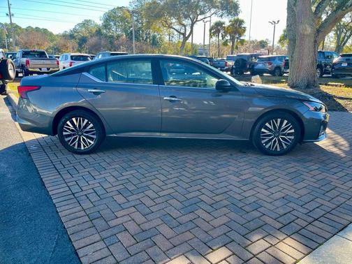 Gun Metallic 2025 Nissan Altima SV