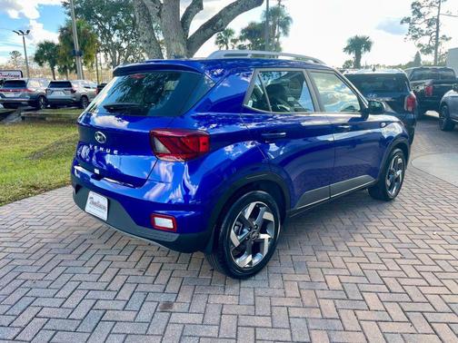 2025 Hyundai VENUE Limited
