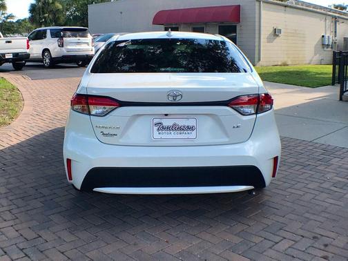 Photo 4 of 17 of 2021 Toyota Corolla LE