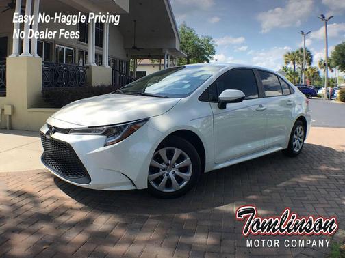 Photo 1 of 17 of 2021 Toyota Corolla LE
