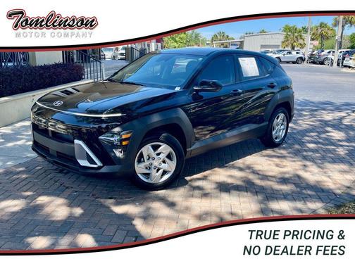 Abyss Black Pearl 2026 Hyundai KONA SE