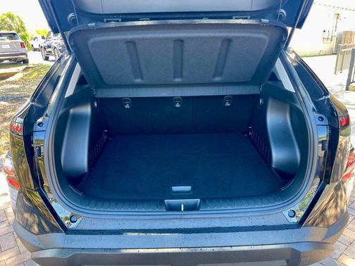 Abyss Black Pearl 2026 Hyundai KONA SE