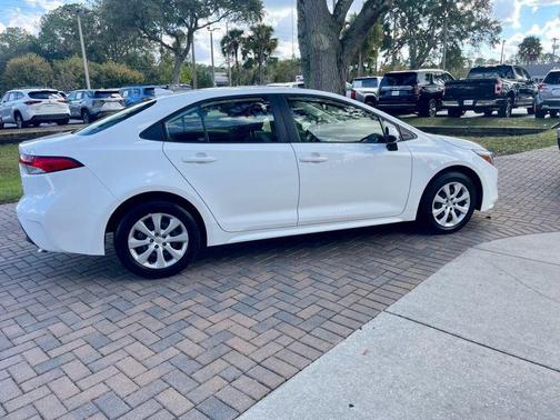 2025 Toyota Corolla Hybrid LE