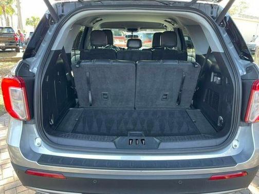 2023 Ford Explorer XLT 4WD