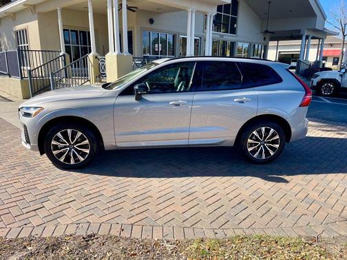 2025 Volvo XC60 PLUS DARK THEME