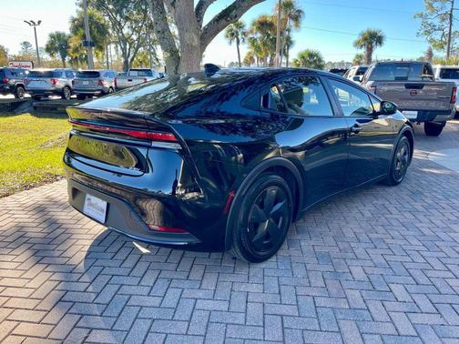 2025 Toyota Prius LE