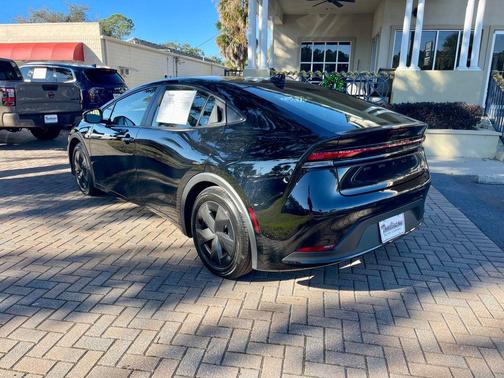 2025 Toyota Prius LE