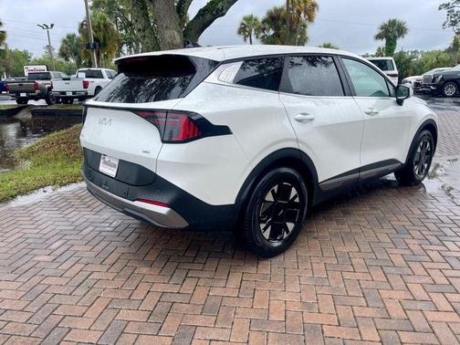 White 2026 Kia Sportage Hybrid LX