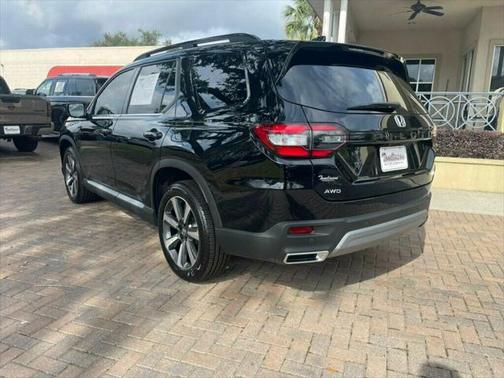 2025 Honda Pilot ELITE AWD WITH THIRD ROW!!!