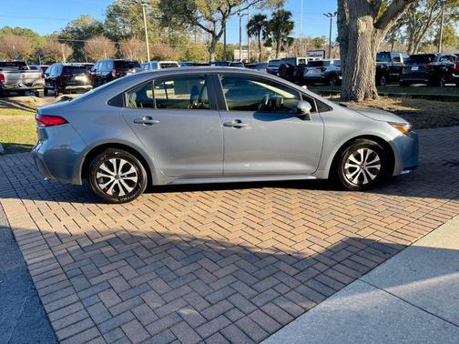 2022 Toyota Corolla Hybrid LE